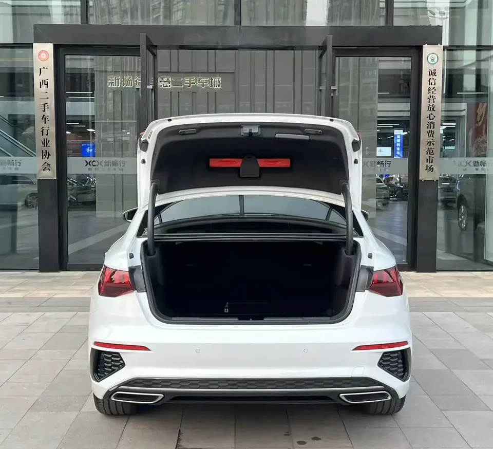 Audi A3 facelift Sportback 35 TFSI stylish and sporty 2023 — миниатюра 3