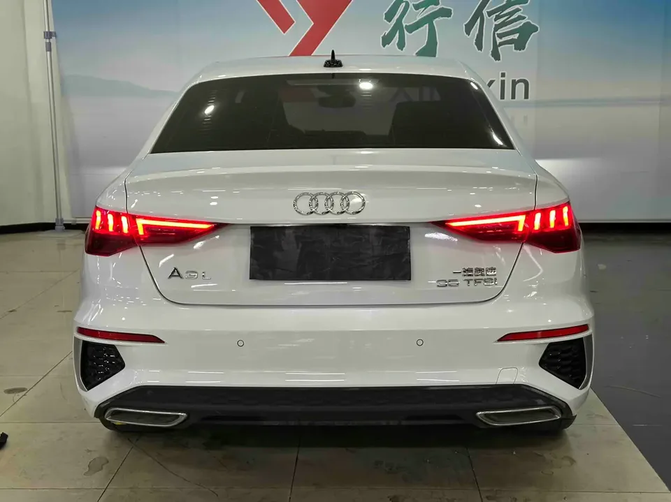 Audi A3 Sportback 35 TFSI stylish and sporty 2022 — миниатюра 2