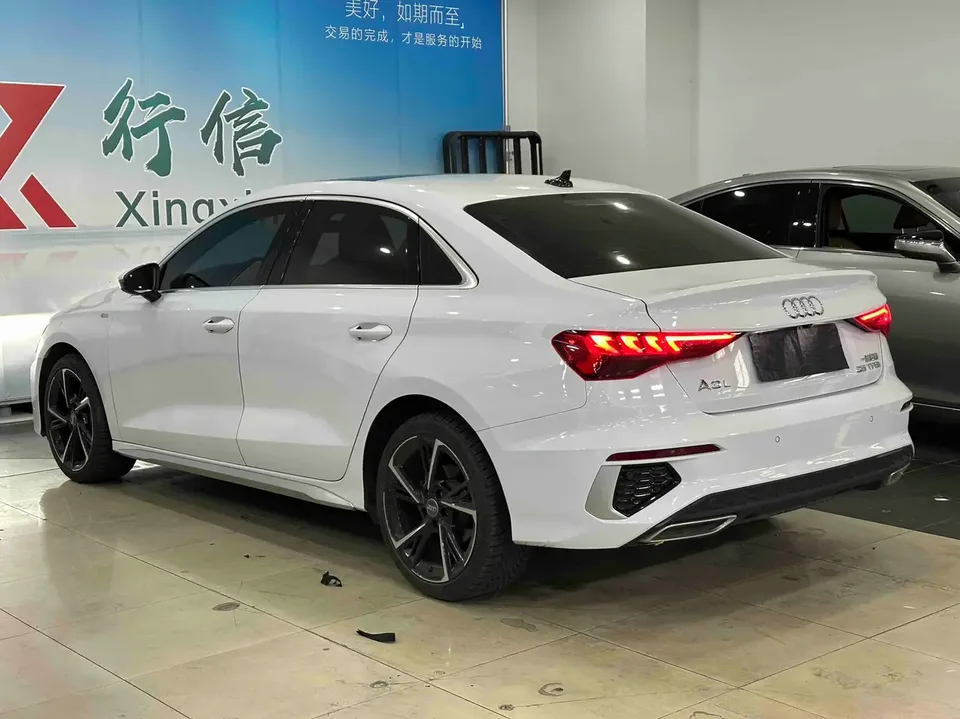 Audi A3 Sportback 35 TFSI stylish and sporty 2022 — миниатюра 4