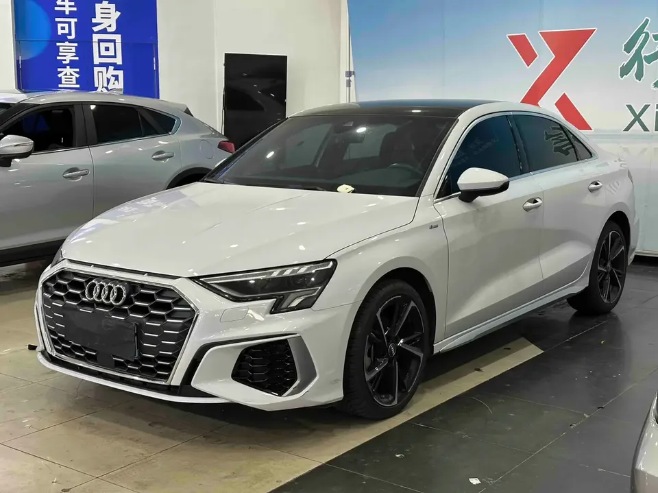 Audi A3 Sportback 35 TFSI stylish and sporty 2022 — фото 1, купить с доставкой в Москву