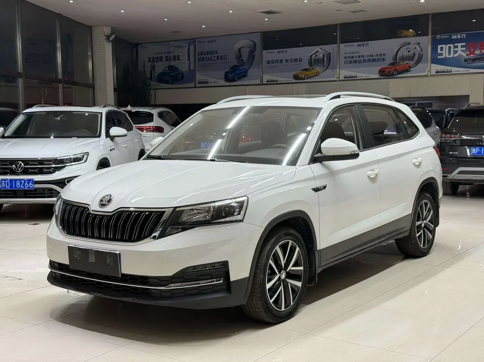 Skoda Comek 1.5L automatic comfort version 2022 — фото 1, купить с доставкой в Москву