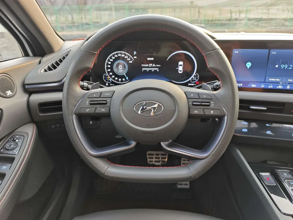 Hyundai Sonata 380TGDi 20th SE Automatic 20th Anniversary Edition 2023 — миниатюра 4