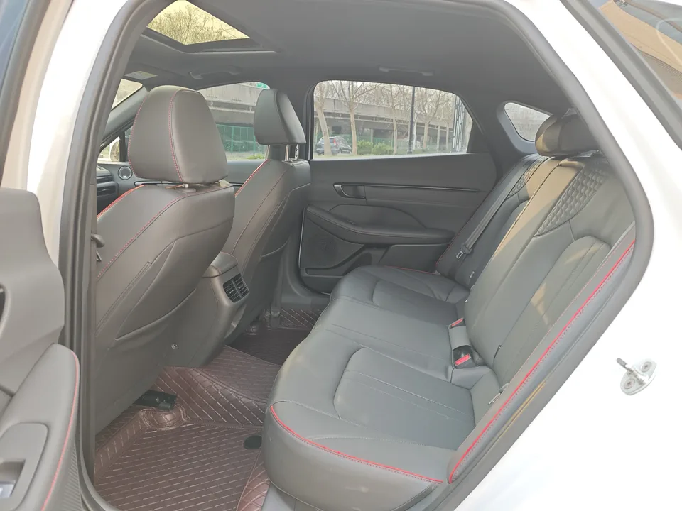 Hyundai Sonata 380TGDi 20th SE Automatic 20th Anniversary Edition 2023 — миниатюра 5