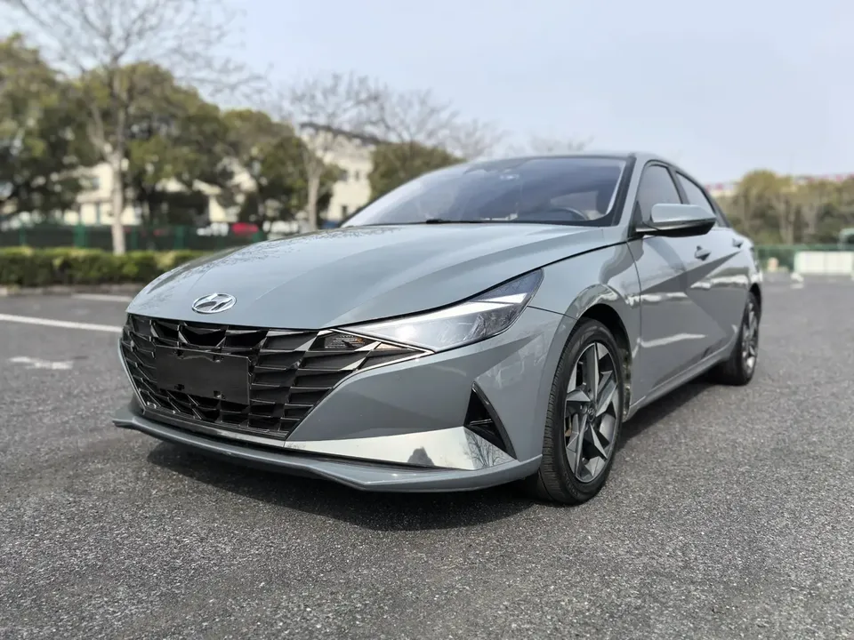 Hyundai Elantra 2022
