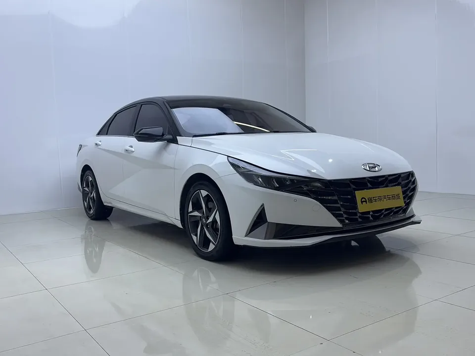 Hyundai Elantra 2023