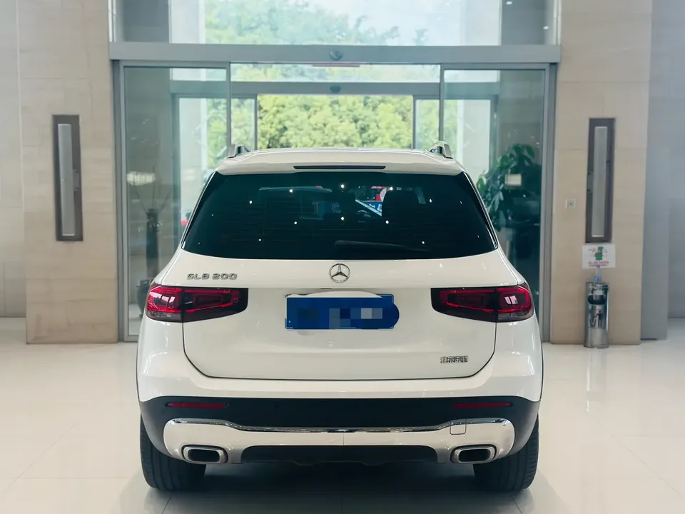 Mercedes-Benz GLB-Class second facelift GLB 200 fashionable model 2022 — миниатюра 2