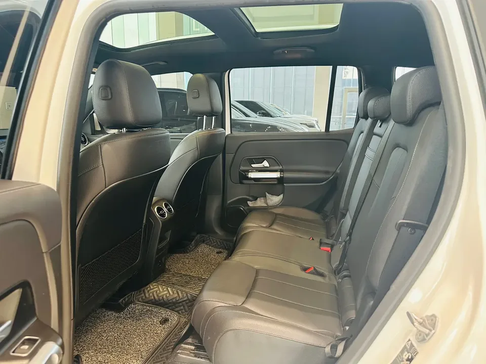 Mercedes-Benz GLB-Class second facelift GLB 200 fashionable model 2022 — миниатюра 3