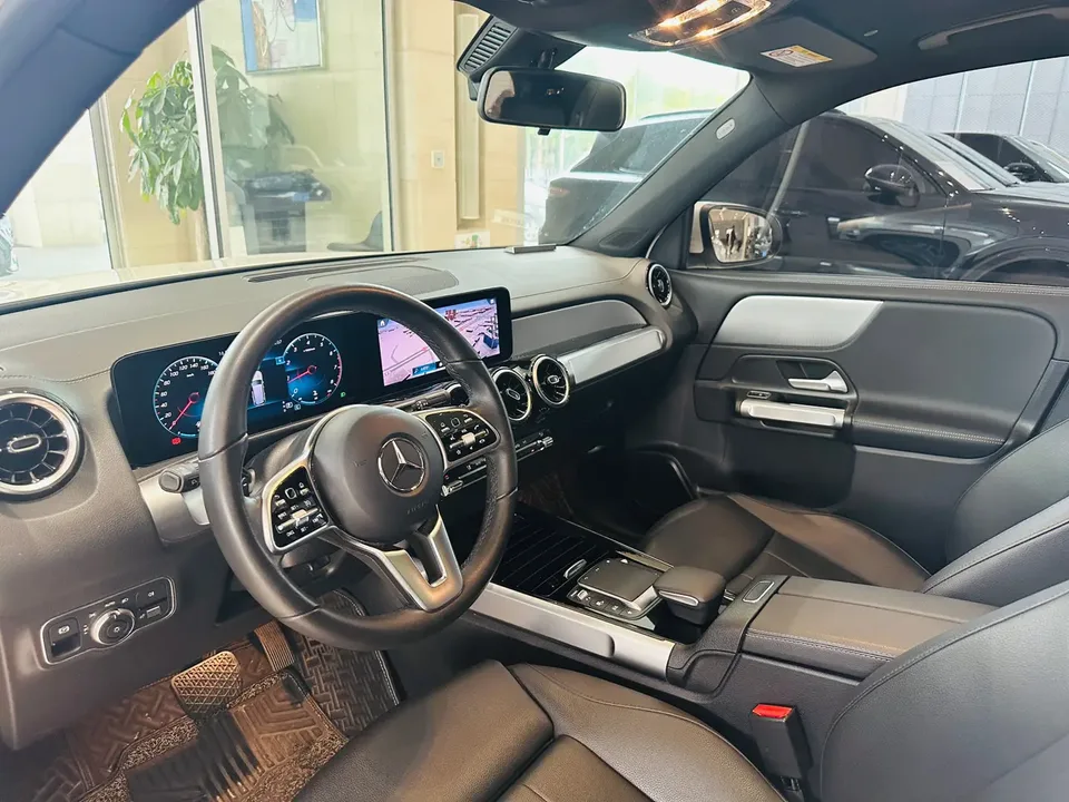 Mercedes-Benz GLB-Class second facelift GLB 200 fashionable model 2022 — миниатюра 5
