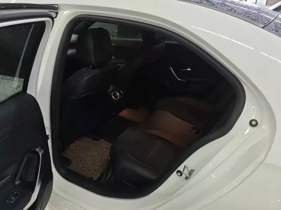 Mercedes-Benz Mercedes Benz A Class Mercedes-Benz A-Class 2023 A 200 L Sports Sedan Fashion Edition 2023 — миниатюра 5