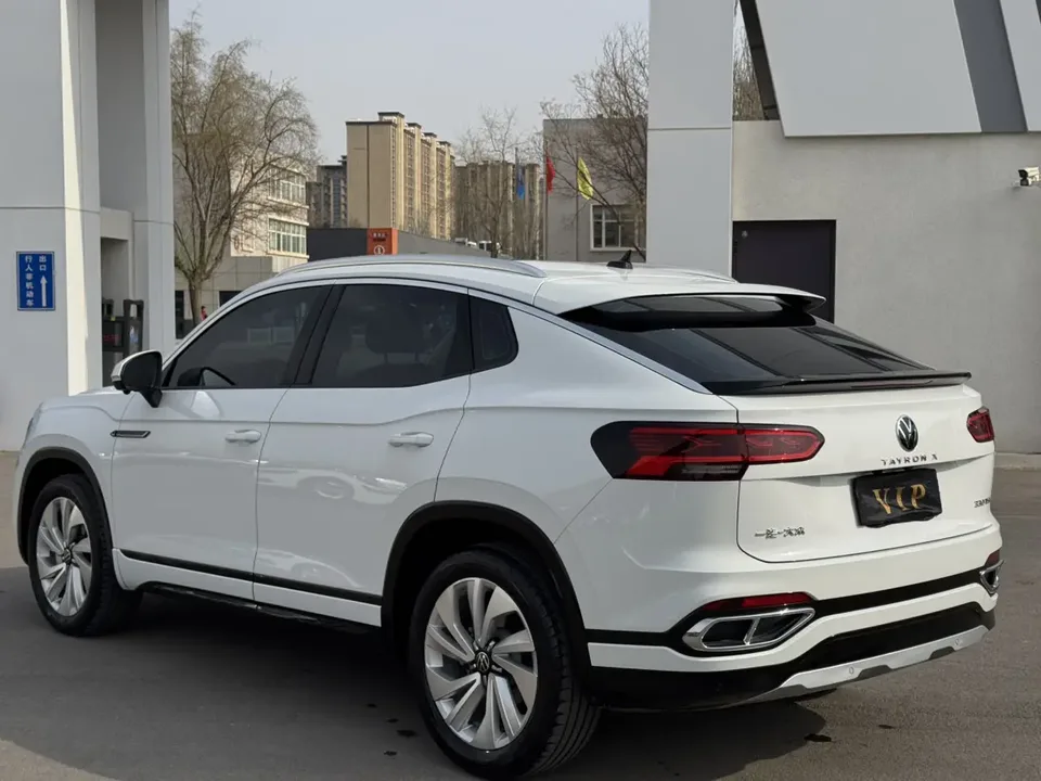 Volkswagen Tayron X 330TSI 2WD Premium Intelligent Edition 2022 — миниатюра 4