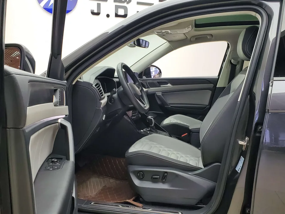 Volkswagen Tayron Tanyue 2023 330TSI 2WD Luxury Plus Advanced Edition 2023 — миниатюра 4