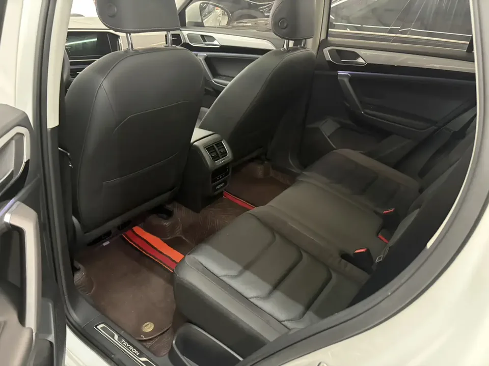 Volkswagen Tayron 330TSI 2WD Luxury Smart Edition 2022 — миниатюра 3