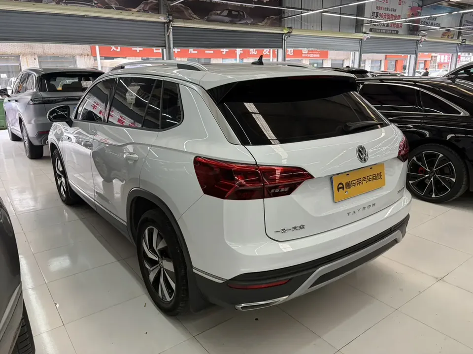 Volkswagen Tayron 330TSI 2WD Luxury Smart Edition 2022 — миниатюра 4