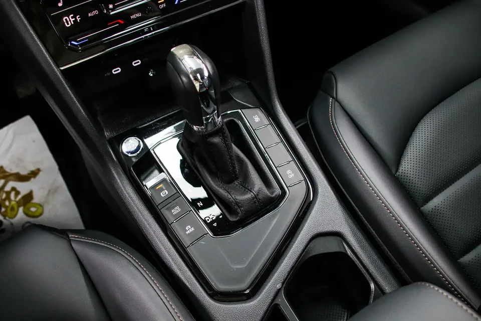 Volkswagen Tharu 2021 Tuyue 280TSI 2WD Luxury Edition PLUS 2022 — миниатюра 5
