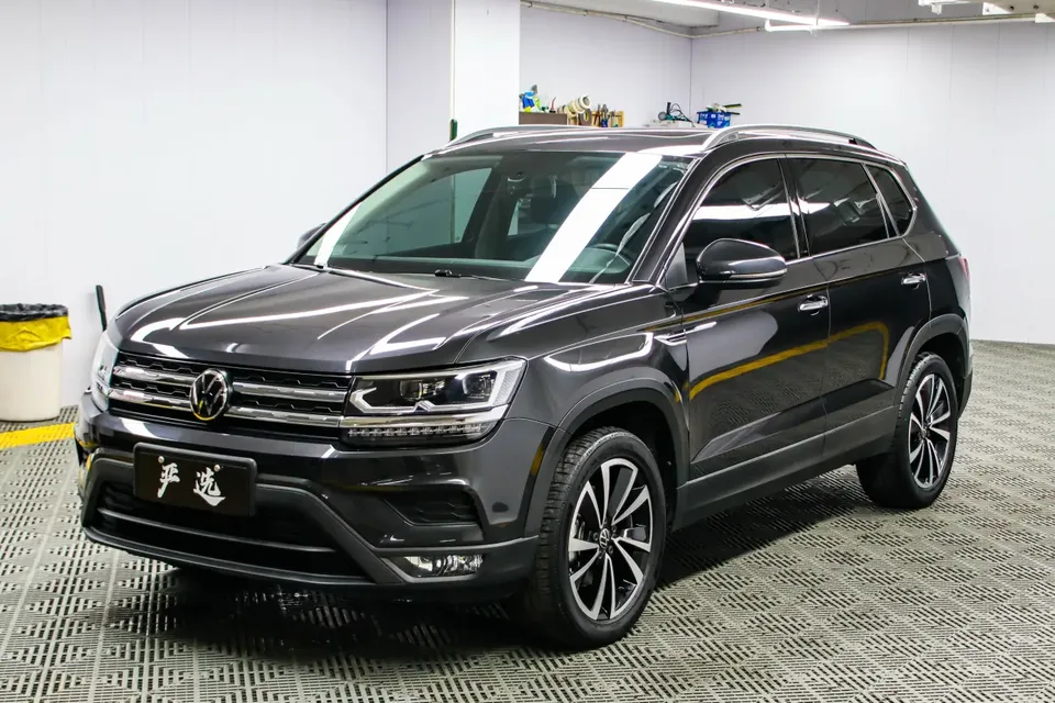 Volkswagen Tharu 2021 Tuyue 280TSI 2WD Luxury Edition PLUS 2022 — фото 1, купить с доставкой в Москву