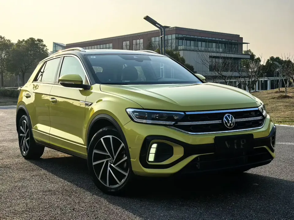 Volkswagen T-Roc 300TSI DSG Starlight Edition 2023 — миниатюра 3