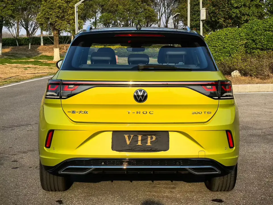 Volkswagen T-Roc 300TSI DSG Starlight Edition 2023 — миниатюра 5