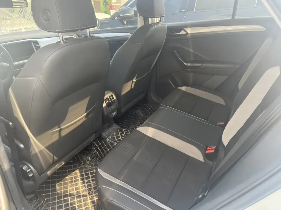 Volkswagen T-Roc 2021 Tangeu 280TSI DSG Two-Wheel Drive Elite Smart Edition 2022 — миниатюра 3