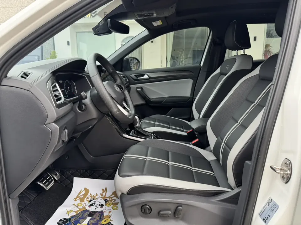 Volkswagen T-Roc 300TSI DSG Starlight Edition 2024 — миниатюра 3