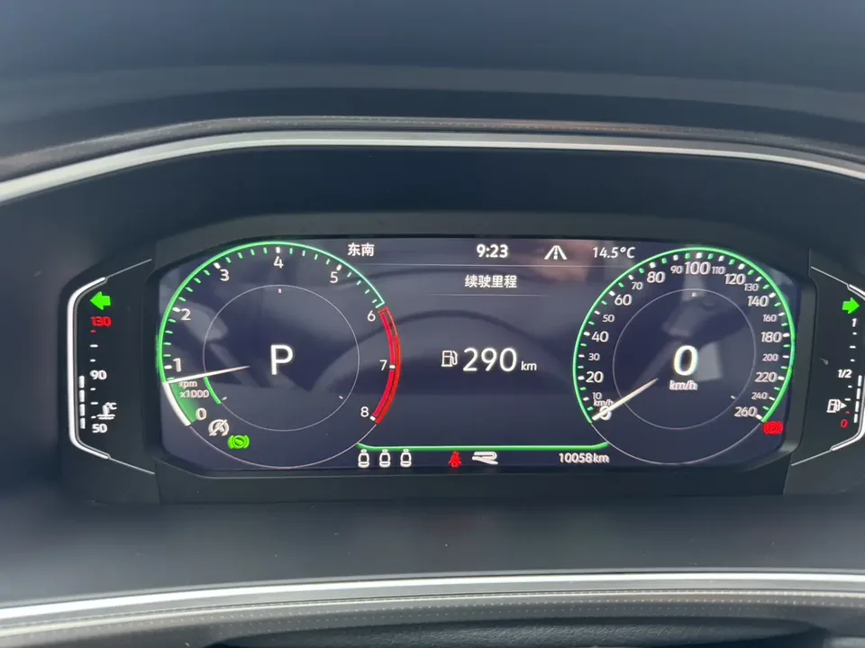 Volkswagen T-Roc 300TSI DSG Starlight Edition 2024 — миниатюра 5