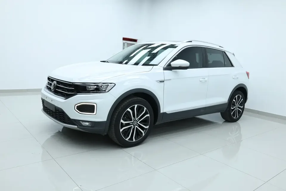 Volkswagen T-Roc TANG 2022 280TSI DSG 2WD Comfort PLUS 2022 — фото 1, купить с доставкой в Москву