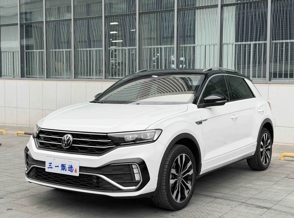 Volkswagen T-Roc Tanyue 280TSI DSG 2WD R-Line Pro PLUS 2022 — фото 1, купить с доставкой в Москву