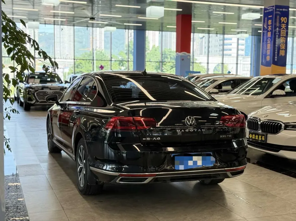 Volkswagen Magotan Magotan 2020 330TSI DSG Leading Edition 2022 — миниатюра 4