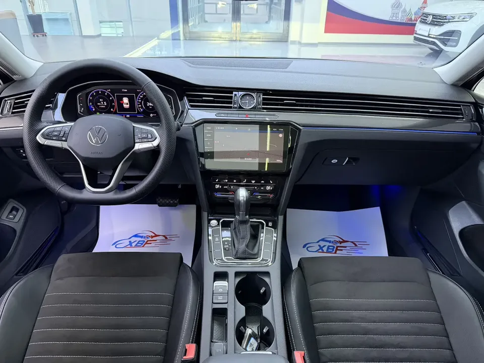 Volkswagen Magotan Magotan 2020 330TSI DSG Luxury Edition 2022 — миниатюра 5
