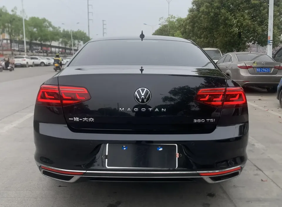Volkswagen Magotan Magotan 2020 380TSI DSG Luxury Edition 2022 — миниатюра 2