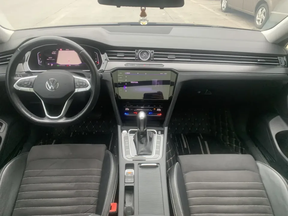 Volkswagen Magotan Magotan 2020 380TSI DSG Luxury Edition 2022 — миниатюра 3