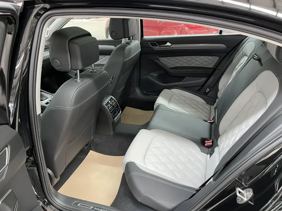 Volkswagen Magotan facelift model 280TSI DSG luxury model 2025 — миниатюра 4