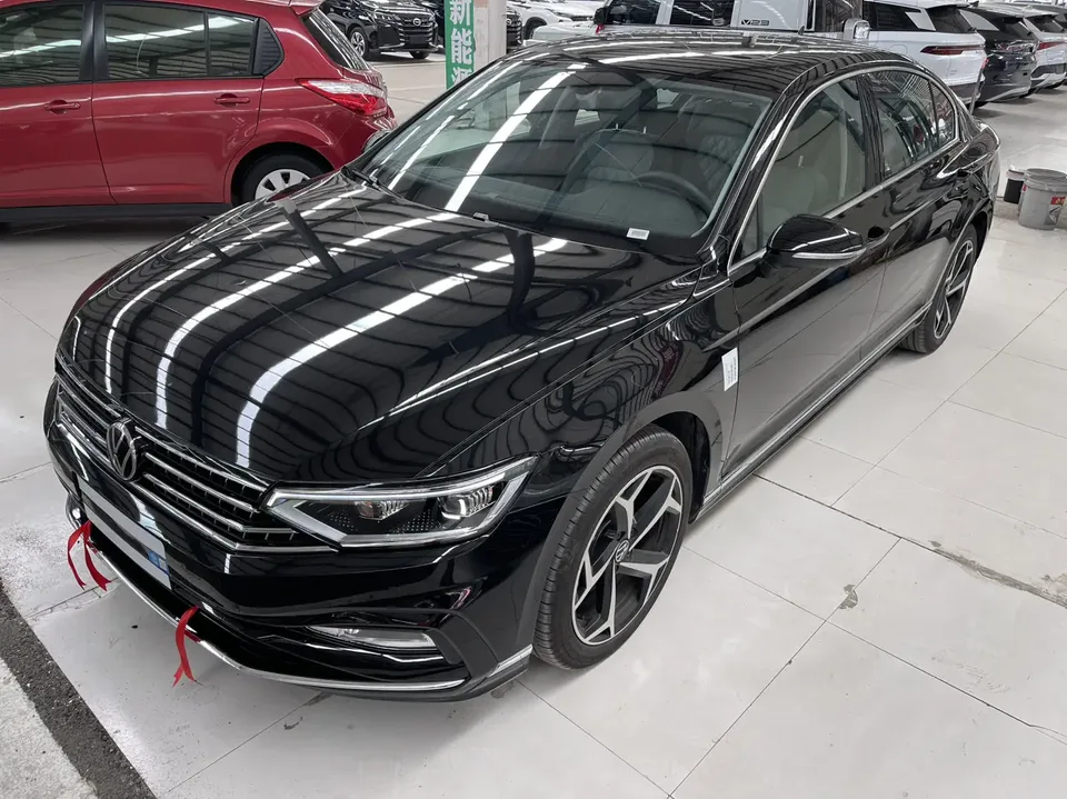 Volkswagen Magotan 2025