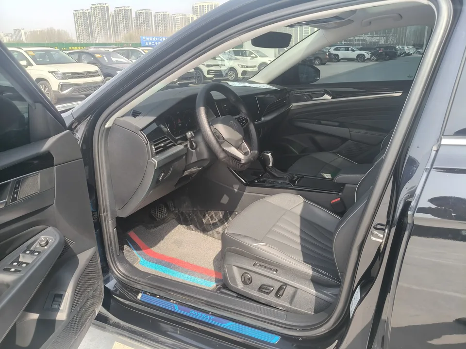 Volkswagen Passat Passat 2023 330TSI Elite Edition 2024 — миниатюра 4