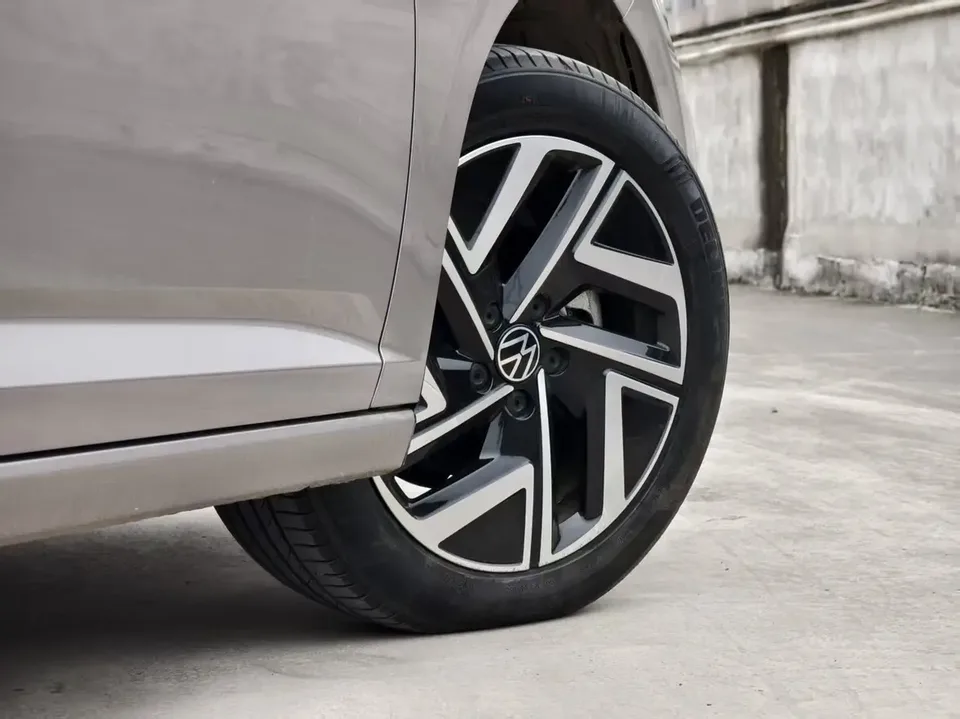 Volkswagen Sagitar Sagitar 300TSI DSG Beyond Edition 2025 — миниатюра 3