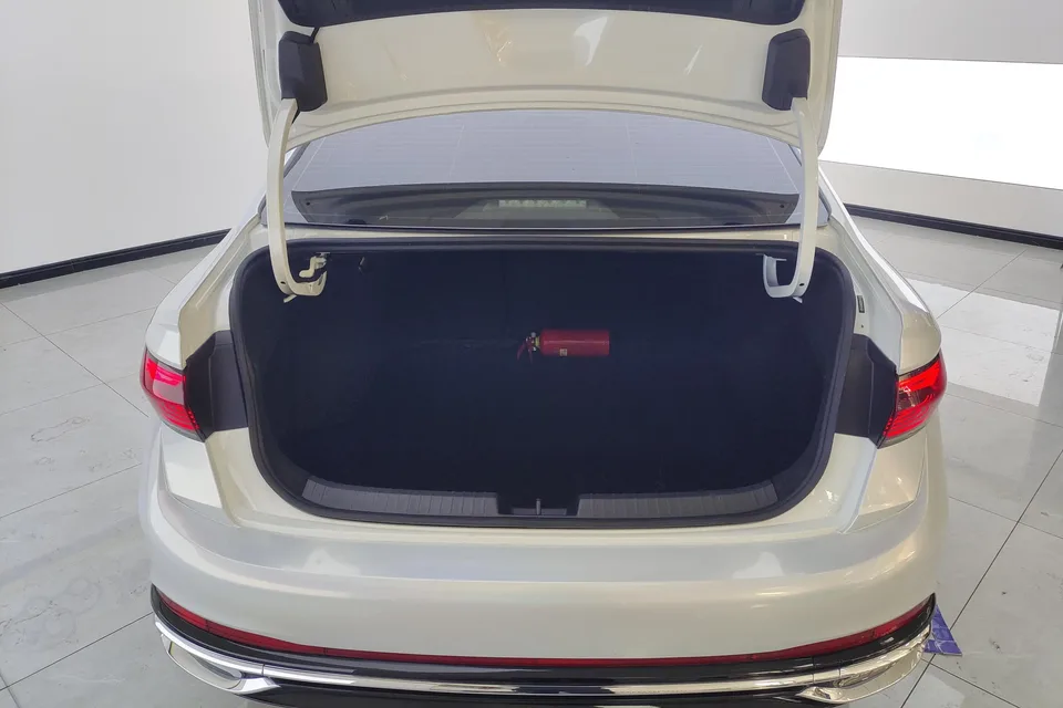 Volkswagen Sagitar 2023 Sagitar 300TSI DSG Beyond Edition 2024 — миниатюра 5