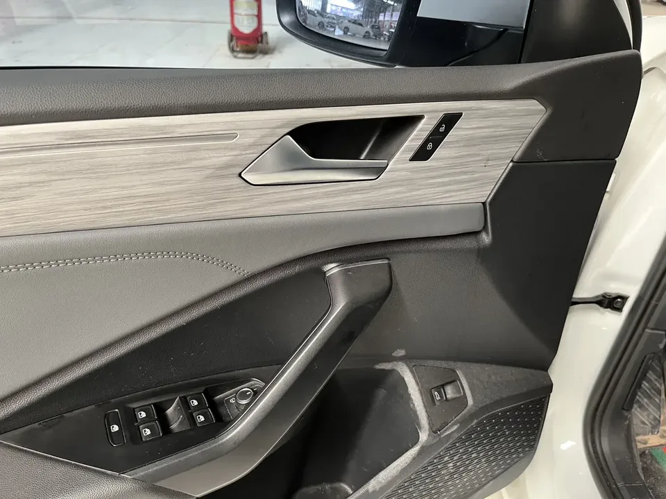 Volkswagen Sagitar 2023 Sagitar 300TSI DSG Beyond Edition 2023 — миниатюра 5
