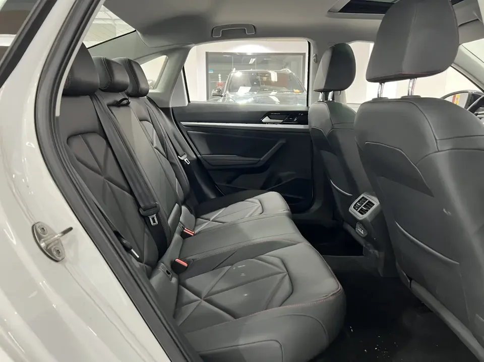 Volkswagen Lavida Lavida 2024 300TSI DSG Starry Sky Leading Edition 2024 — миниатюра 4