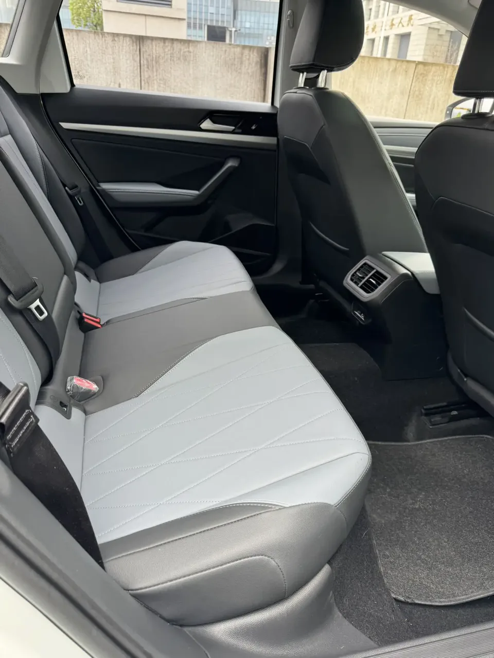 Volkswagen Lavida facelift 1.5L automatic 5 million version 2023 — миниатюра 3