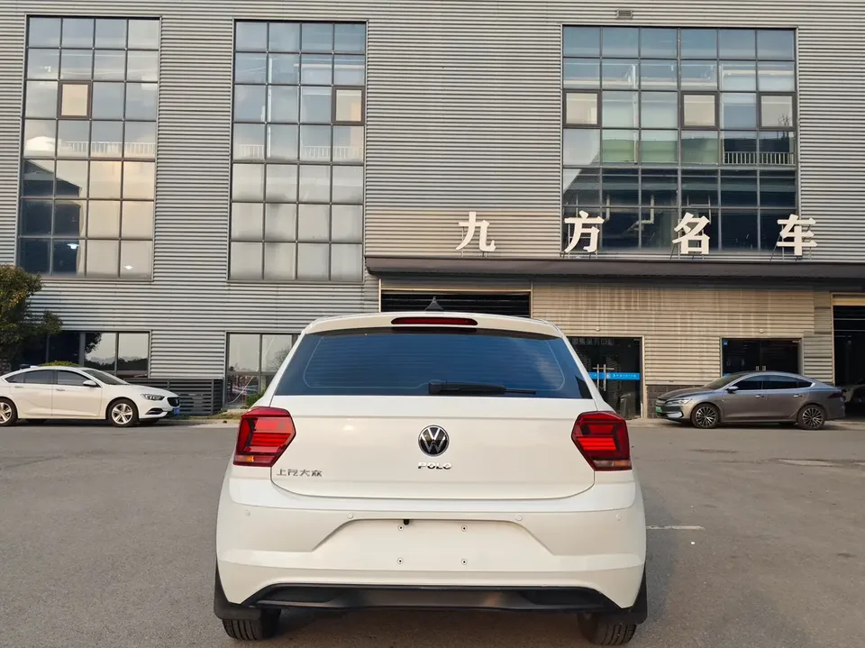 Volkswagen Polo Polo 2023 facelift Plus 1.5L Automatic Indulgence Edition 2024 — thumbnail 2