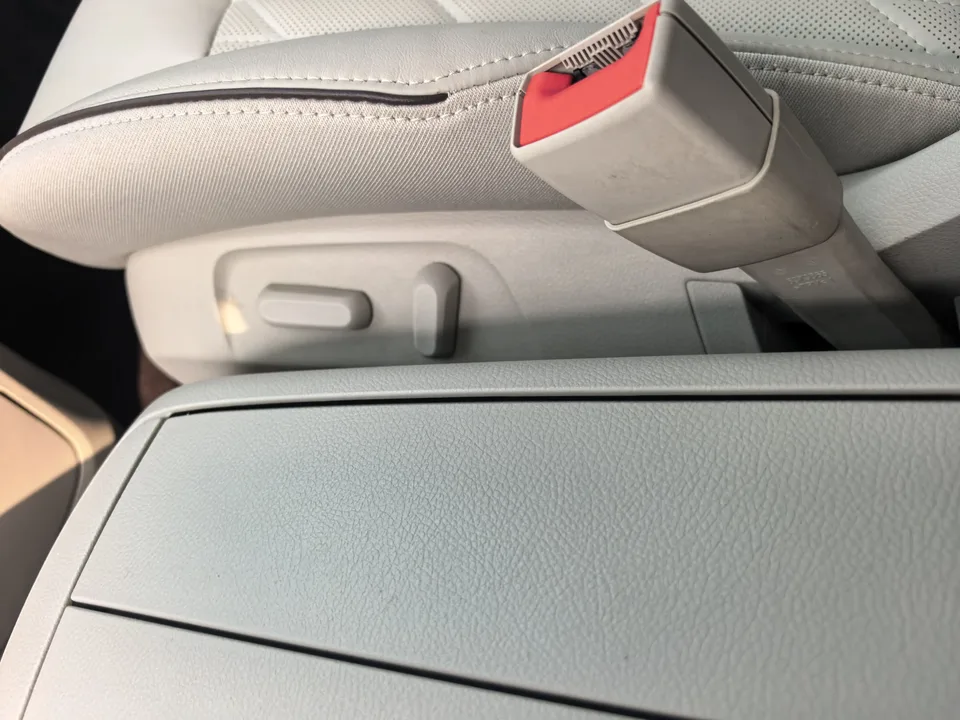 Buick GL8 GL8 2022 facelift land business class 2.0T smart premium model 2022 — thumbnail 3
