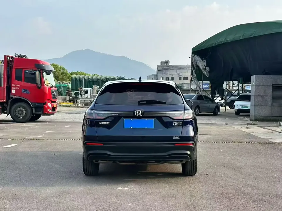 Honda HR-V 240TURBO CVT Premium Edition 2023 — миниатюра 4