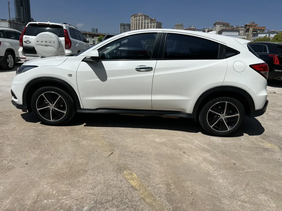 Honda VEZEL 1.5L CVT Elite Edition 2022 — миниатюра 4