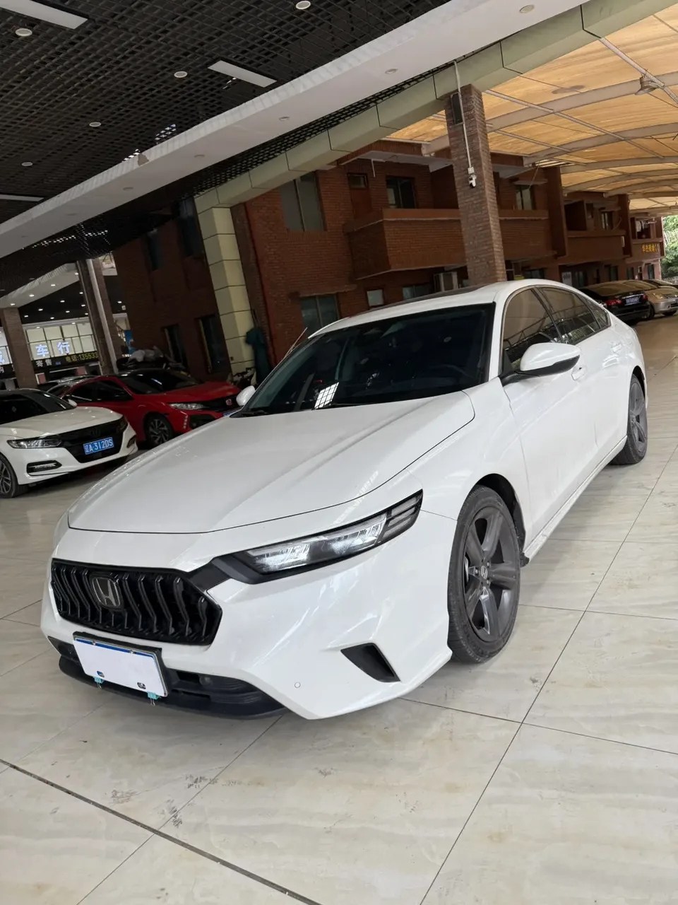 Honda Inspire 260TURBO Elite Edition 2023 — миниатюра 3