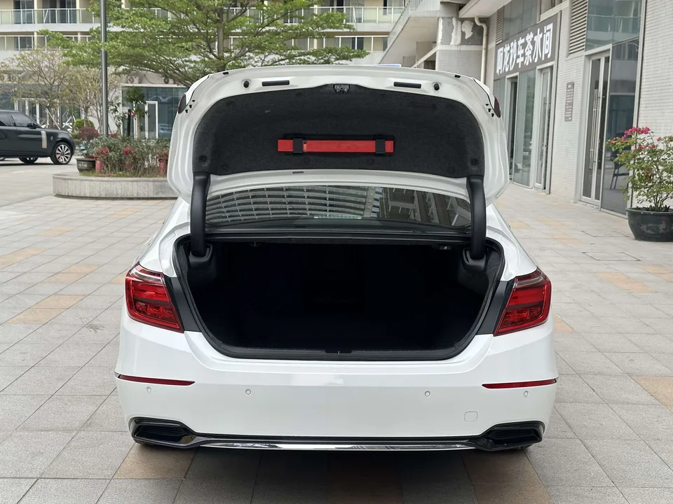 Honda Inspire 2022 Insignia Hybrid 2.0L Pure Edition 2023 — миниатюра 3
