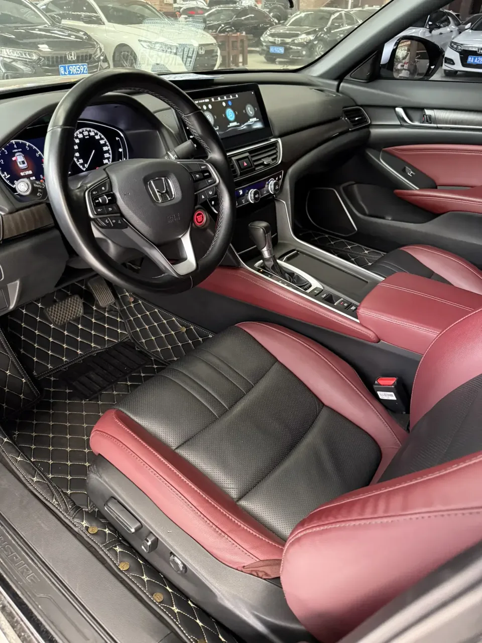 Honda Inspire 2022 Insignia 260TURBO Fine Edition 2022 — миниатюра 3