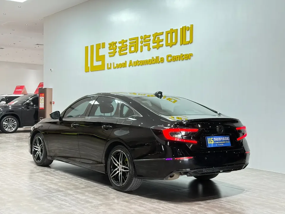 Honda Accord 2022 Accord 260TURBO Fantasy Night Premium Edition 2022 — миниатюра 2