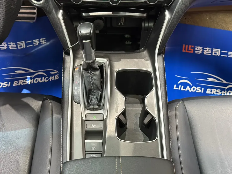 Honda Accord 2022 Accord 260TURBO Fantasy Night Premium Edition 2022 — миниатюра 3