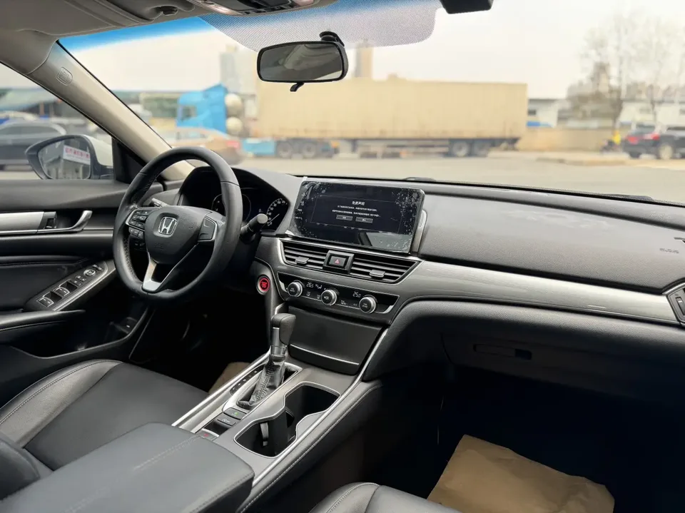 Honda Accord Accord 2022 260TURBO Deluxe Edition 2022 — миниатюра 3