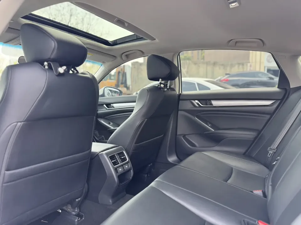 Honda Accord Accord 2022 260TURBO Deluxe Edition 2022 — миниатюра 5
