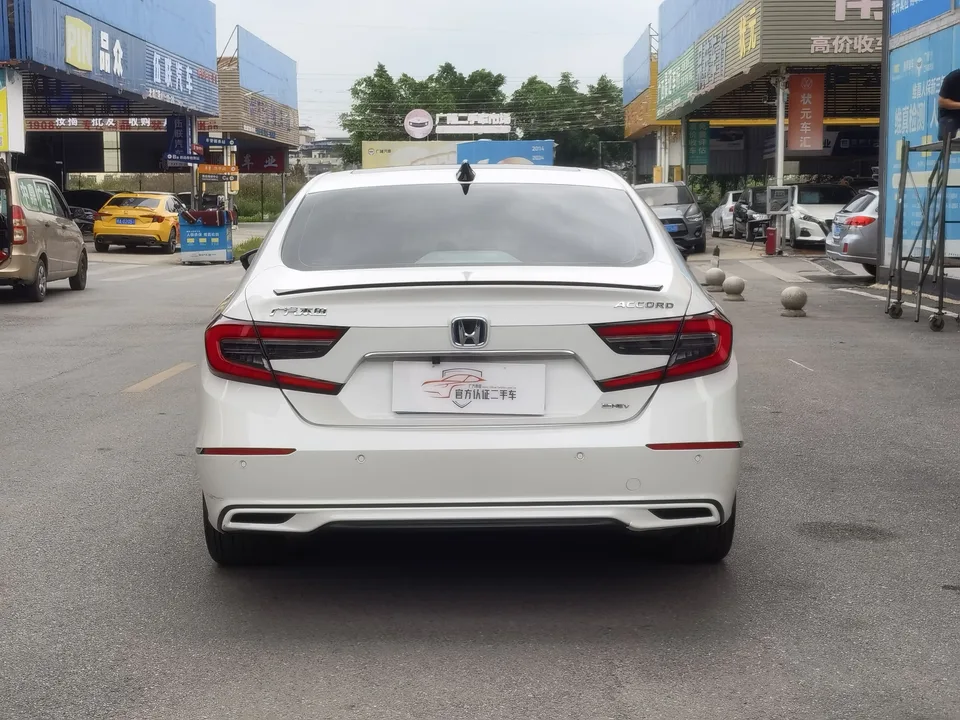 Honda Accord 2022 Accord Hybrid 2.0L Phantom Night Smart Edition 2023 — миниатюра 2